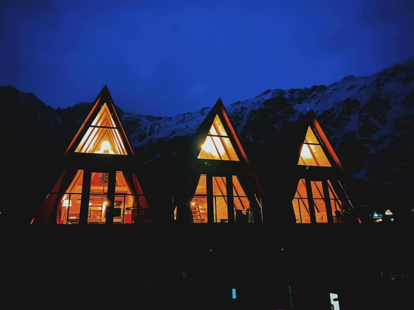 מלון Pyramid Kazbegi מראה חיצוני תמונה